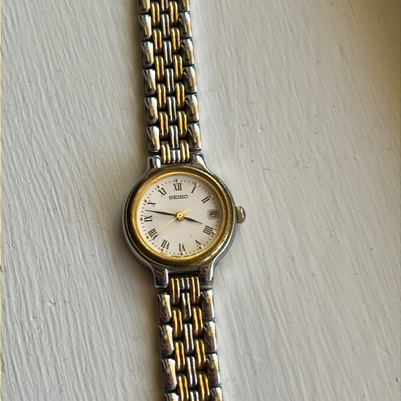 Seiko gold and silver watch with date display. - Picture 5 of 12